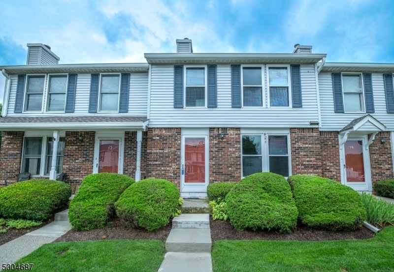 17 Ben Franklin Dr unit Q2, Franklin, NJ 07416 - photo 1