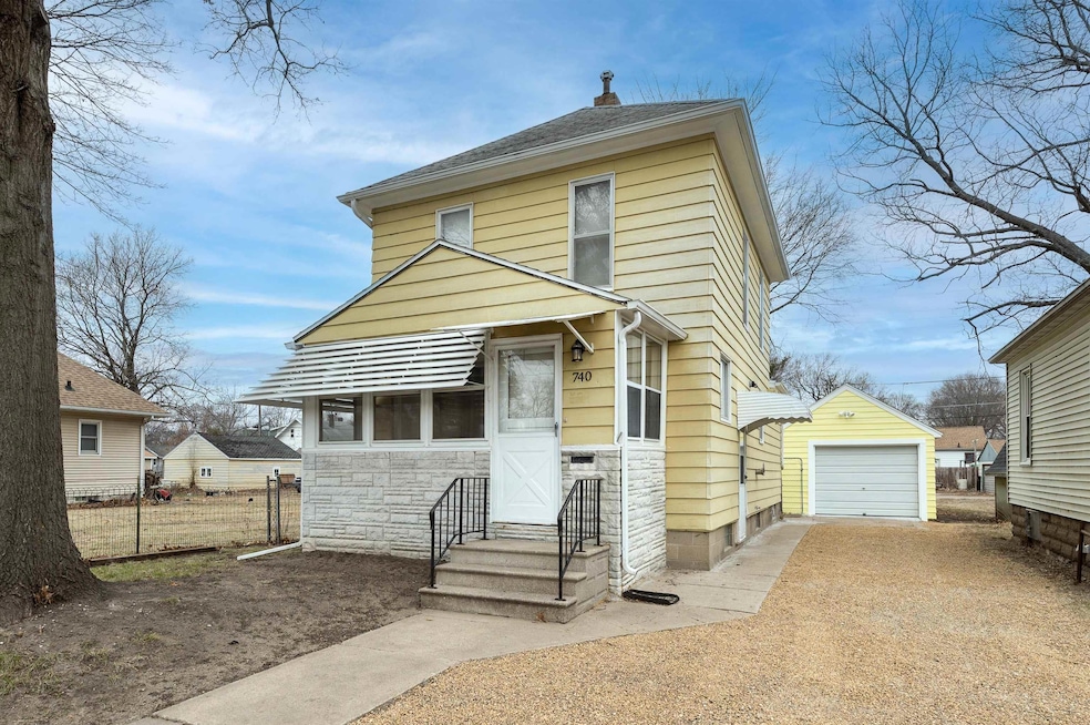 740 Conger St, Waterloo, IA 50703 - photo 1