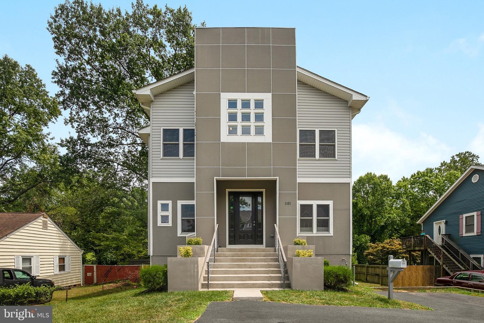 2121 Pimmit Dr, Falls Church, VA 22043 - photo 1