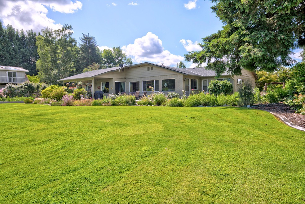 4720 Leonard Rd, Grants Pass, OR 97527 - photo 1