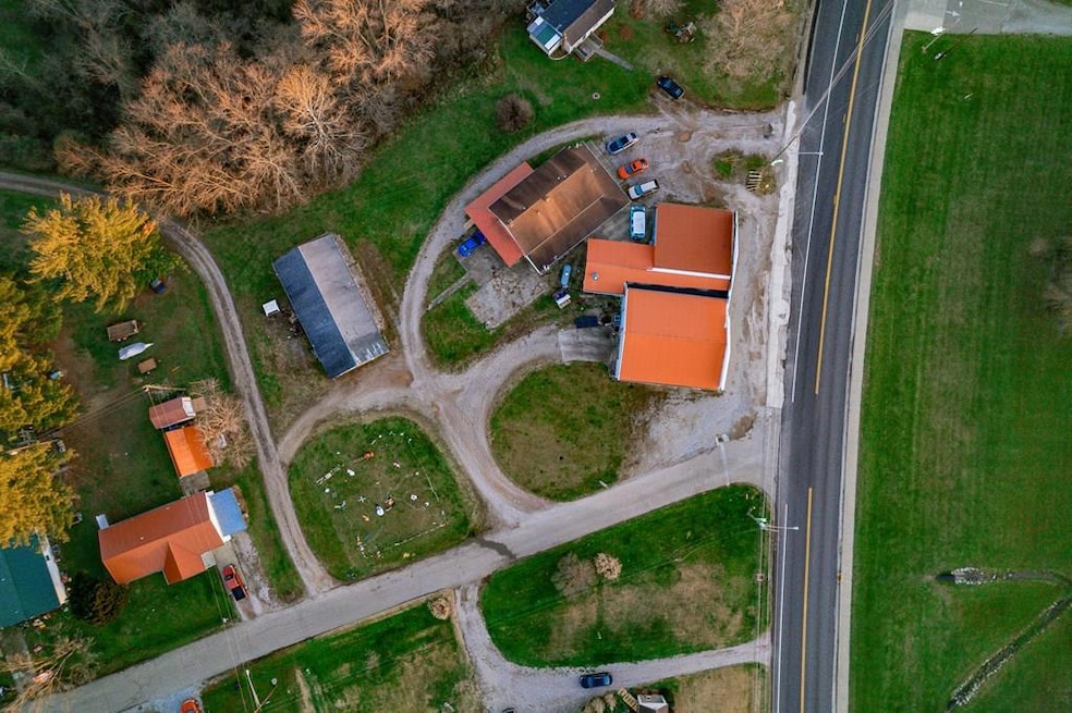 643 W Main St, Mc Arthur, OH 45651 - photo 1