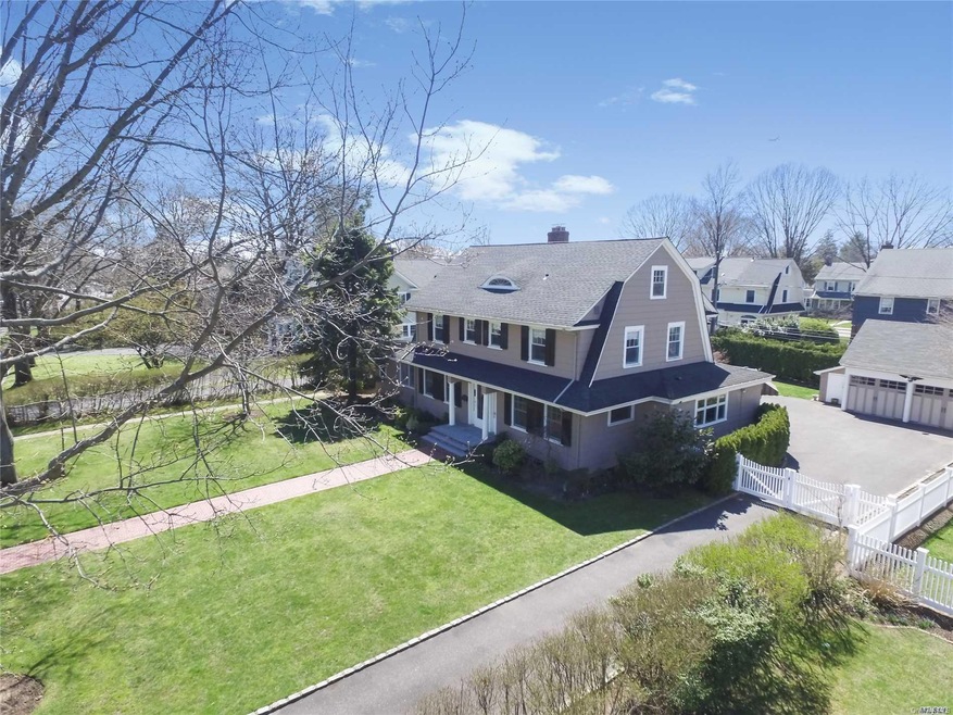 14 Nassau Blvd, Garden City, NY 11530 - photo 1