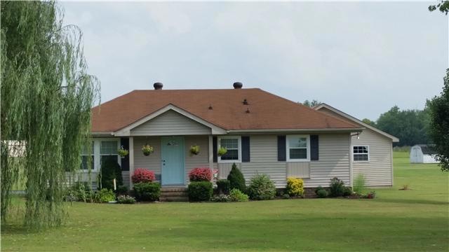 This home is .4 miles from I-65! Wow fabulous location