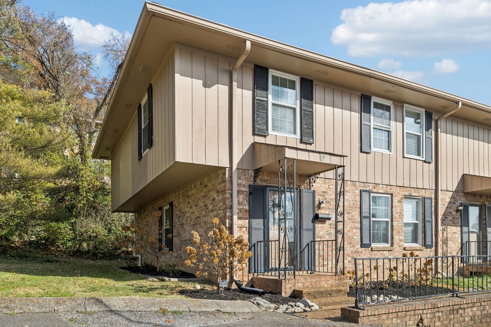 110 Bellevue Rd unit 12, Nashville, TN 37221 - photo 1