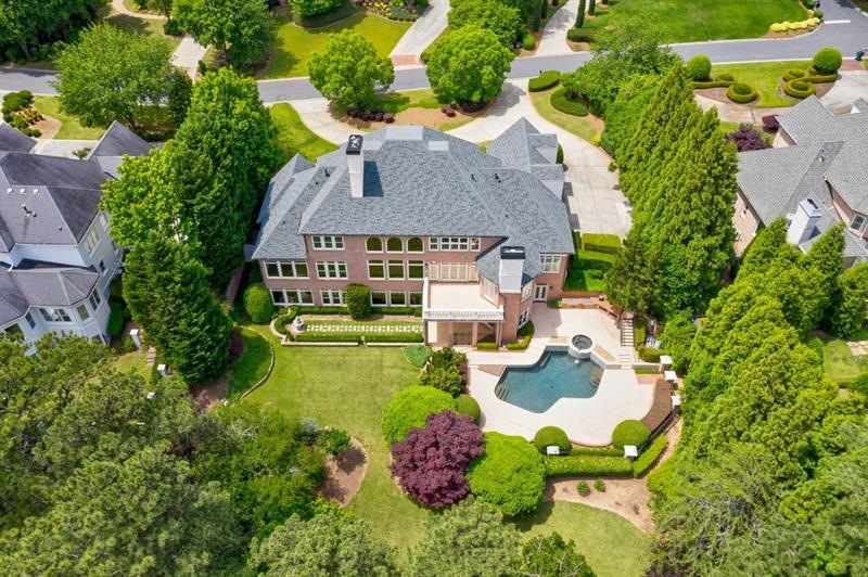 Classic brick estate with private pool setting per