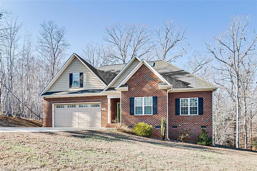 1017 Chamberlin Dr, Asheboro, NC 27205 - photo 1