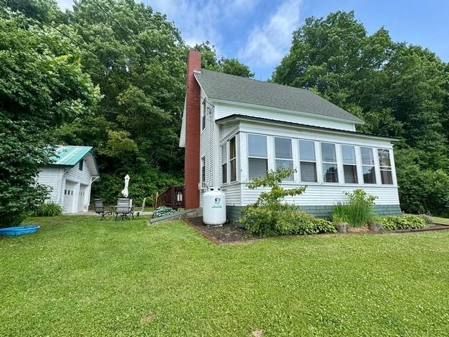 578 Pleasant St, Newport, VT 05855 - photo 1
