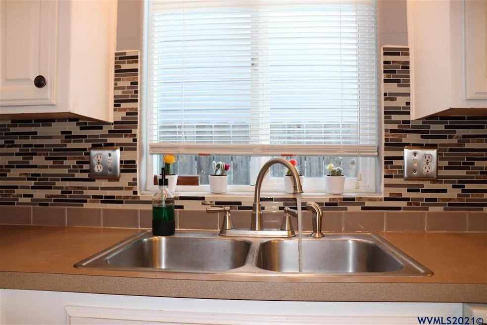 256 Independence Way, Independence, OR 97351 - photo 1