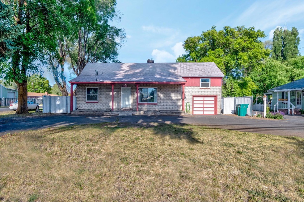 4405 Summers Ln, Klamath Falls, OR 97603 - photo 1