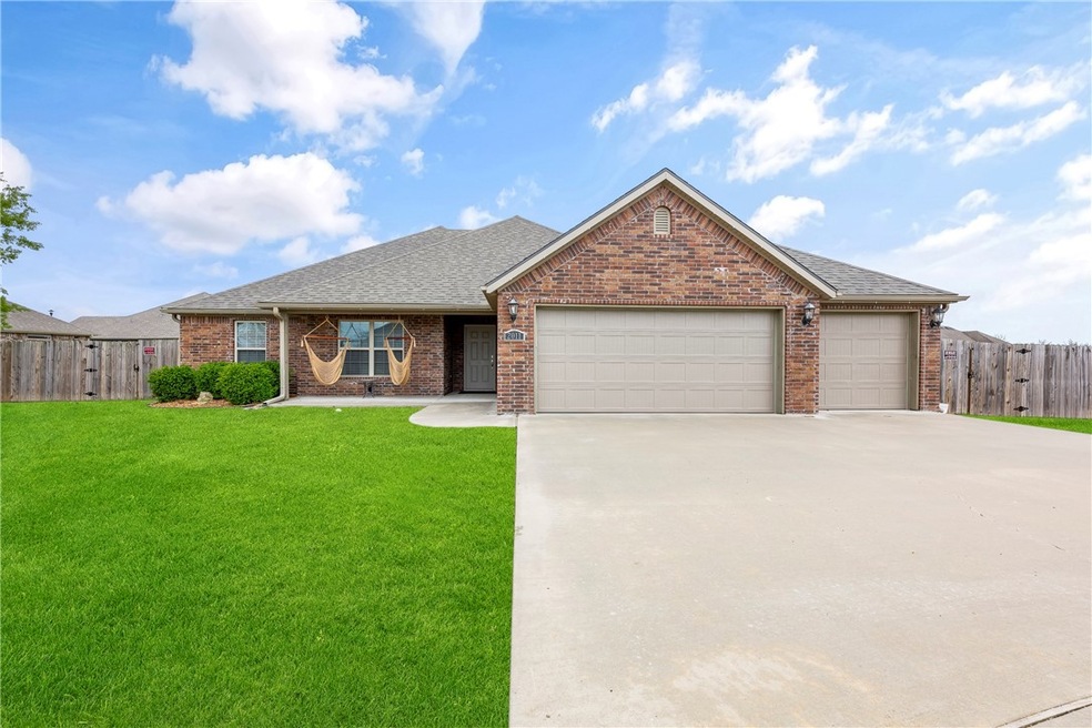 Welcome to 2011 Fields Cove - situated on a cul-de