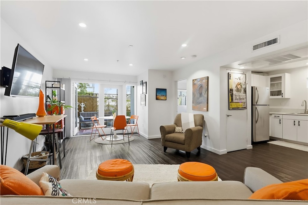 834 E 4th St unit 29, Long Beach, CA 90802 - photo 1