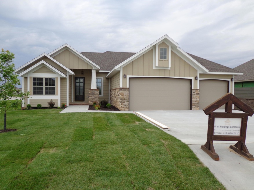 687 N Foxhill Cir, Nixa, MO 65714 - photo 1