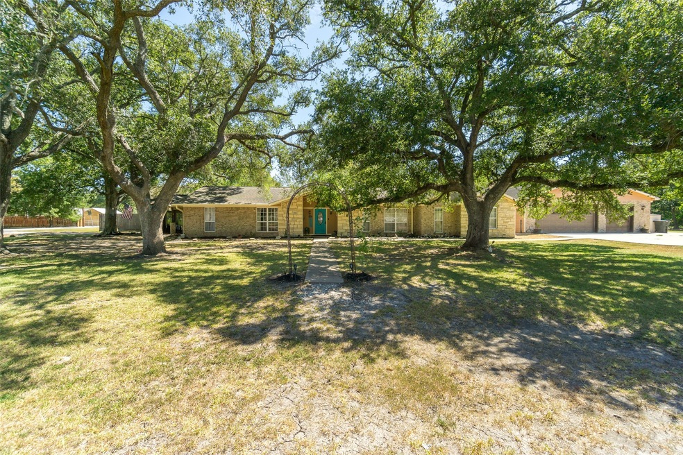 15919 Candy Cane Ln, Alvin, TX 77511 - photo 1