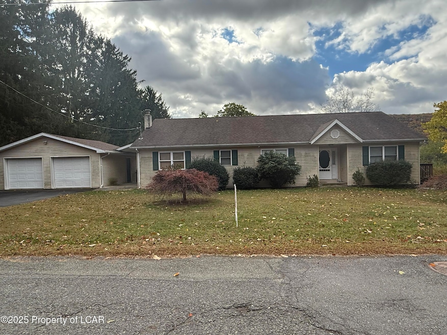 51 Top St, Sugarloaf, PA 18249 - photo 1