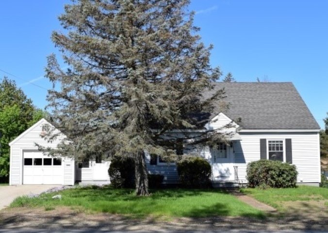 16 Main St, Allenstown, NH 03275 - photo 1