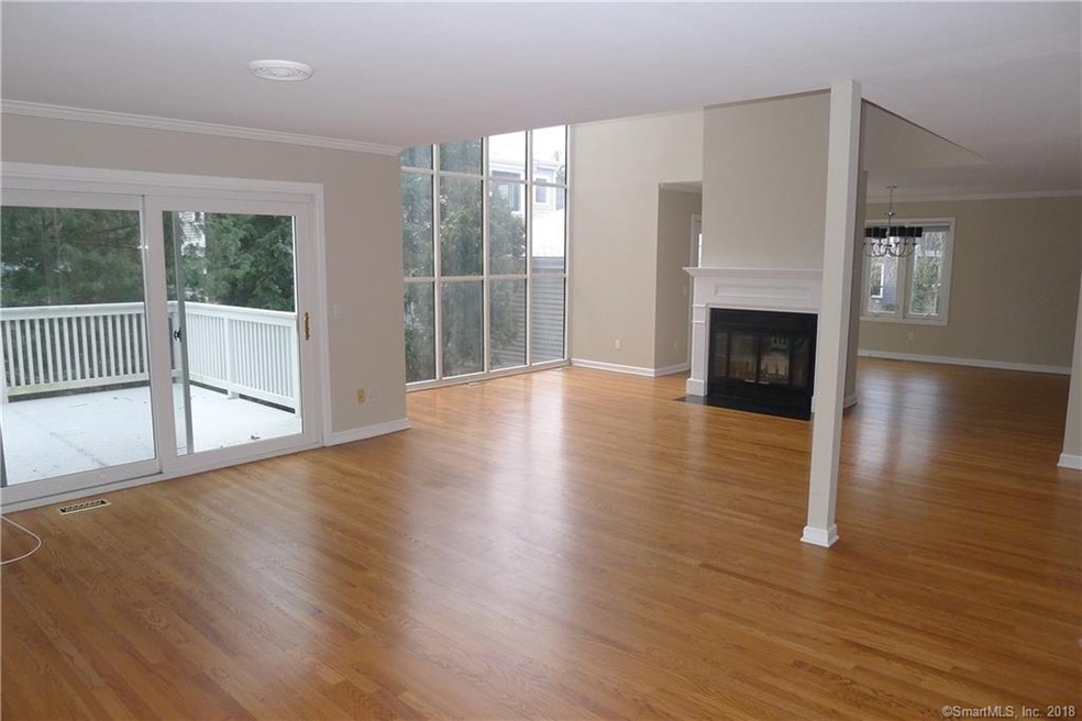 302 Silver Creek Ln, Norwalk, CT 06850 - photo 1