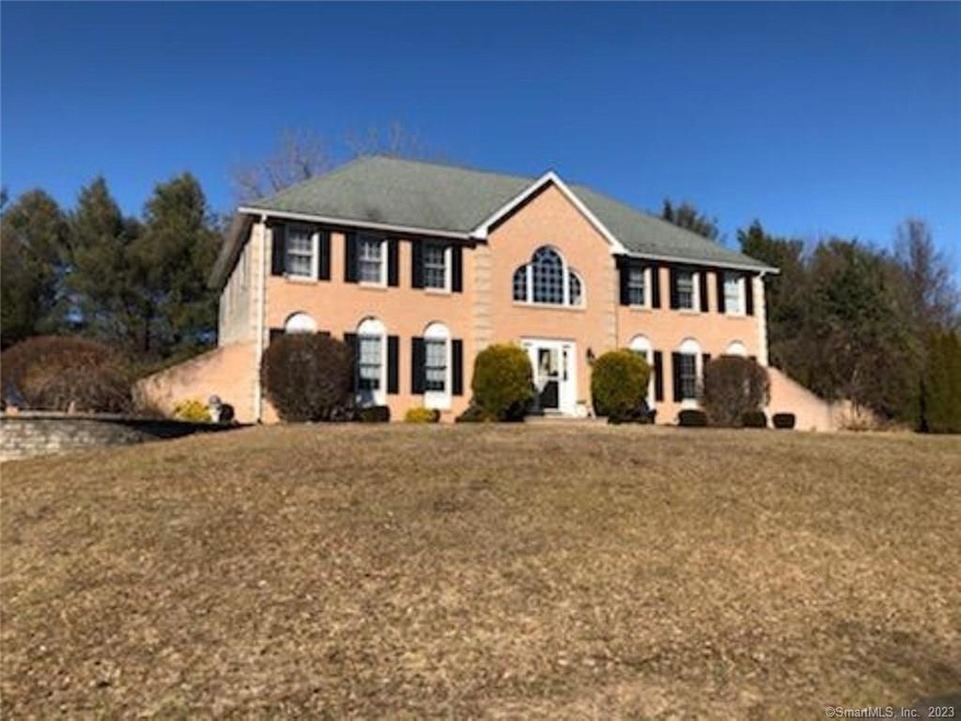 530 Hawthorne Ln, Windsor, CT 06095 - photo 1