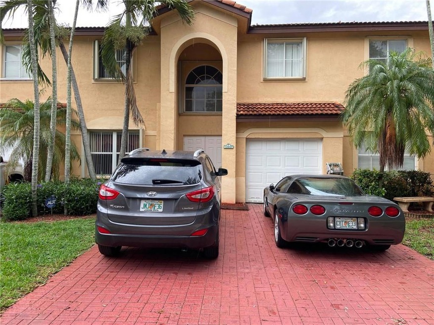 13937 N Forest Oak Cir, Davie, FL 33325 - photo 1