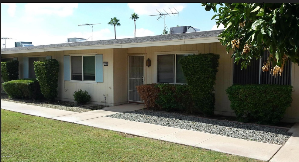 10915 W Santa fe Dr, Sun City, AZ 85351 - photo 1