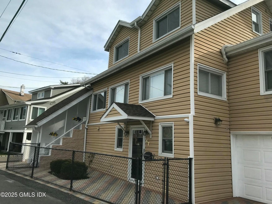 47 Cos Cob Ave unit 3rd Floor, Cos Cob, CT 06807 - photo 1