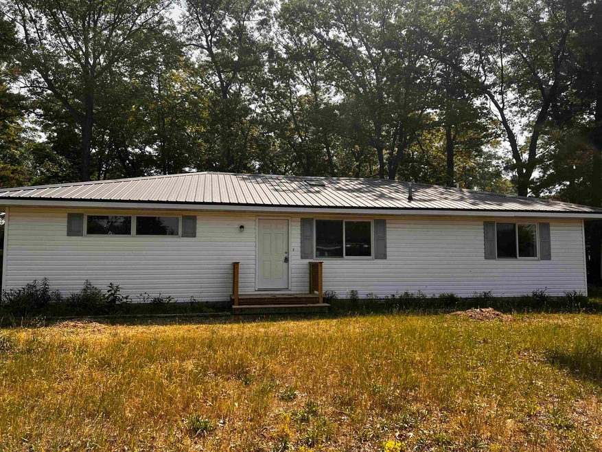 2520 Surrey Dr, Harrison, MI 48625 - photo 1