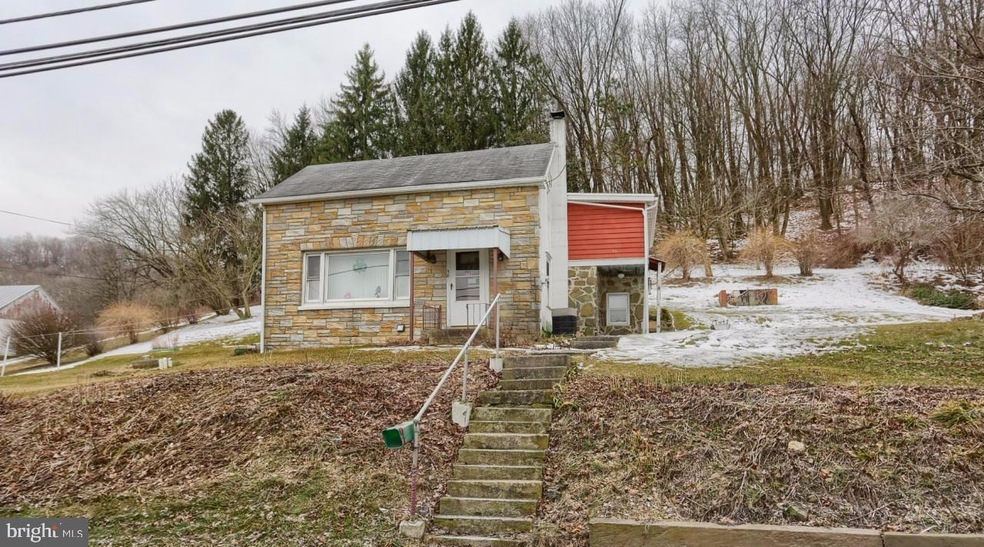 58 Penn St, Lenhartsville, PA 19534 - photo 1