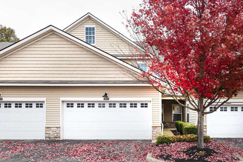 9077 Polaris Lakes Dr unit 9077, Columbus, OH 43240 - photo 1