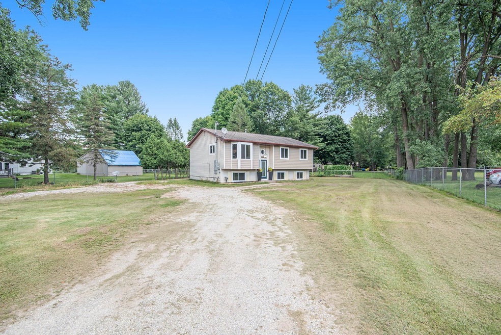 5101 Dennis St, Flint, MI 48506 - photo 1