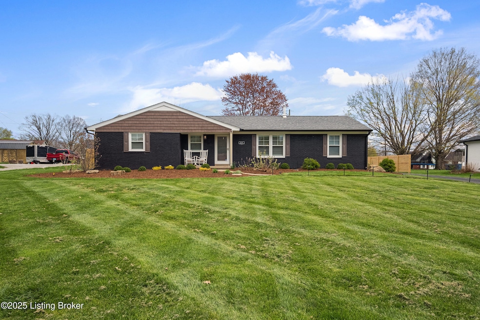 121fairview_louisvillerealestatemedia_00
