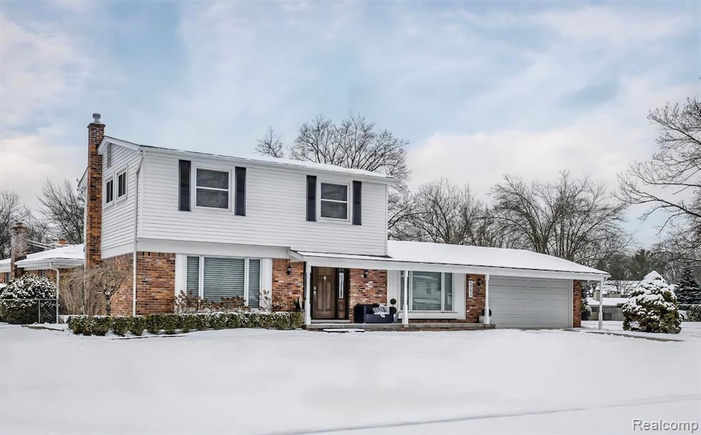 Gorgeous Renovation With An Open Floor Plan!!