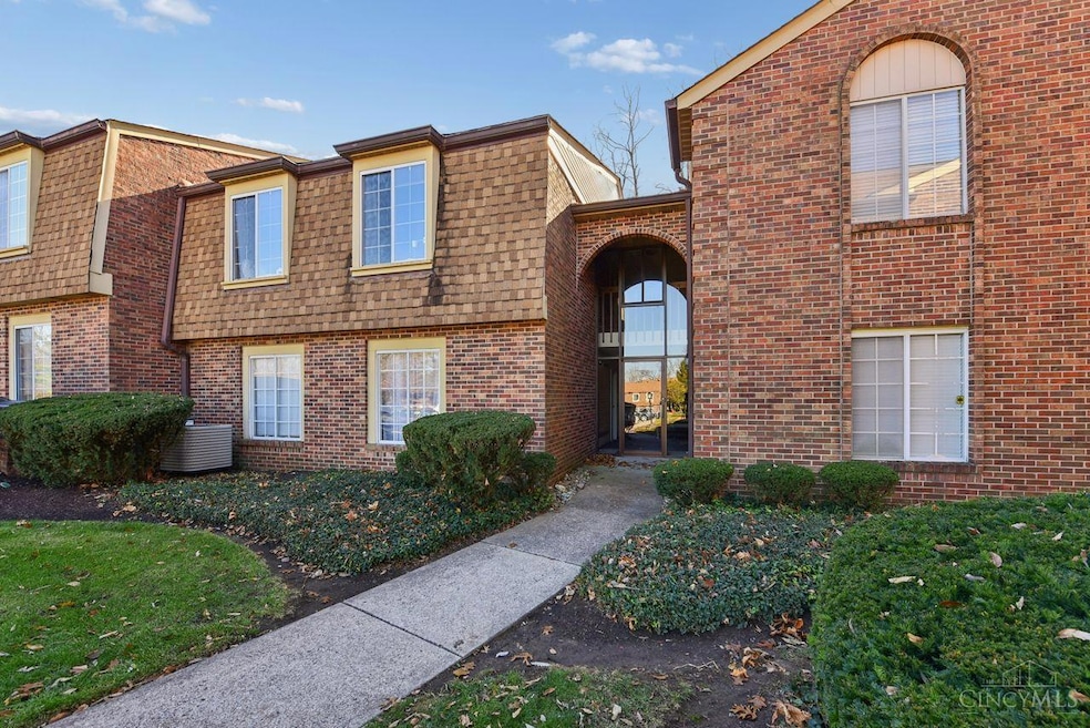 5207 S Eaglesnest Dr, Cincinnati, OH 45248 - photo 1