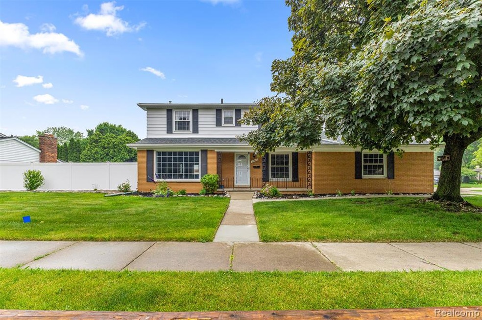 18607 Colonial Ct, Allen Park, MI 48101 - photo 1