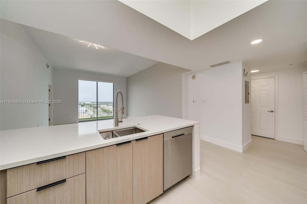 Hollywood Station unit 1007, Hollywood, FL 33020 - photo 1