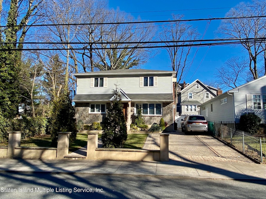 663 Broadway, Staten Island, NY 10310 - photo 1