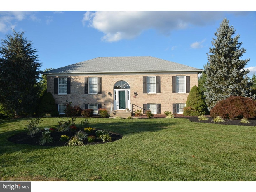 135 Bernice Dr, Bear, DE 19701 - photo 1