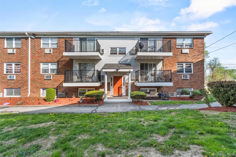 1548 Route 9 unit 12B, Wappingers Falls, NY 12590 - photo 1