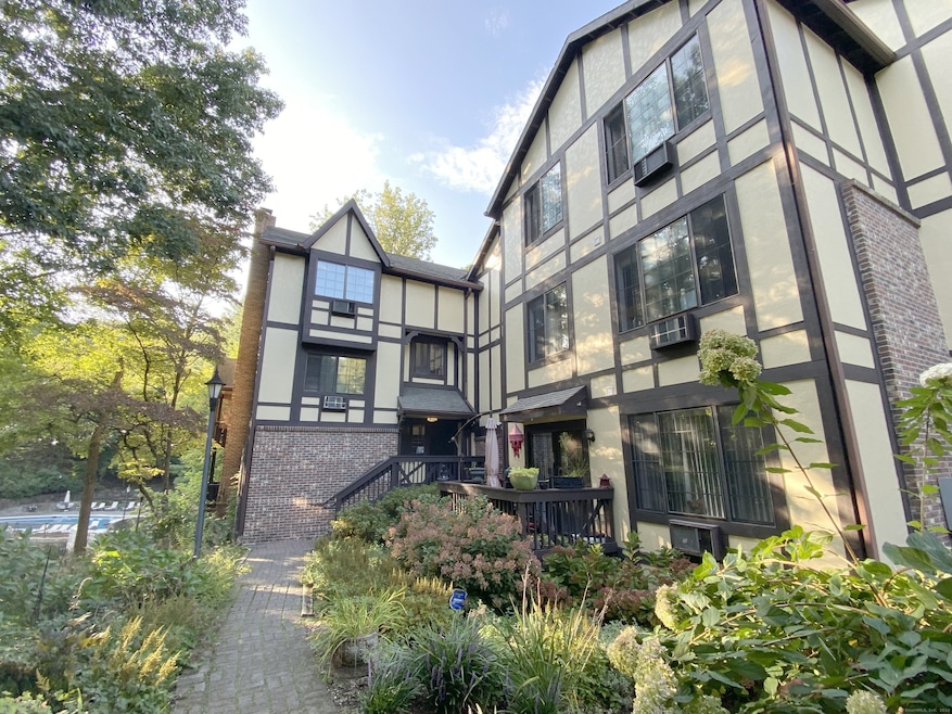 50 Aiken St unit 356, Norwalk, CT 06851 - photo 1