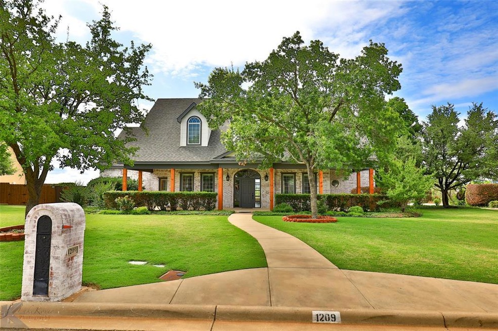 1209 S Saddle Lakes Dr, Abilene, TX 79602 - photo 1