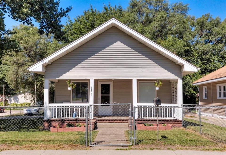 1400 E 23rd St, Des Moines, IA 50317 - photo 1
