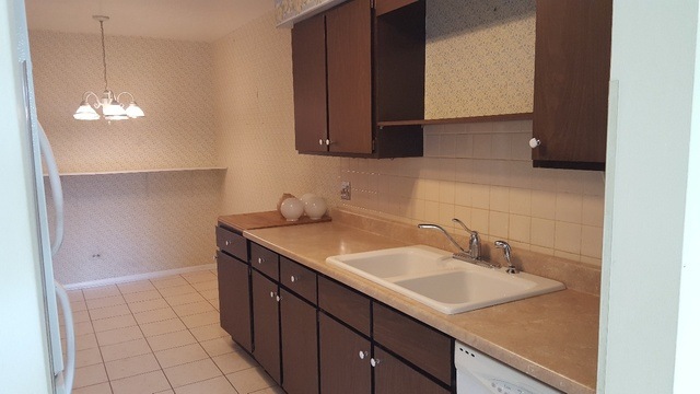 1925 E Oakton St unit 2G, Des Plaines, IL 60018 - photo 1