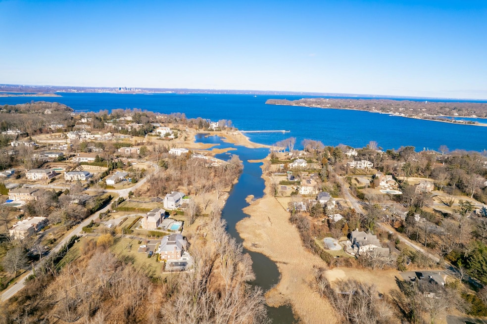 1 B Split Rock Dr, Kings Point, NY 11024 - photo 1