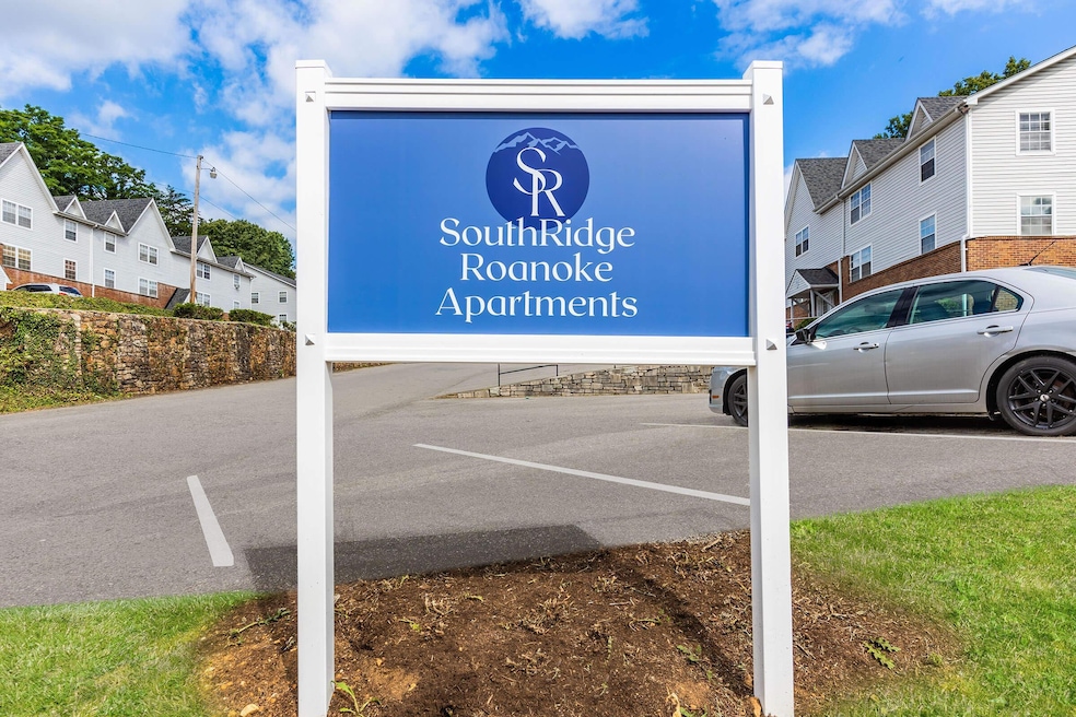 729 Townside Rd SW unit 26, Roanoke, VA 24014 - photo 1