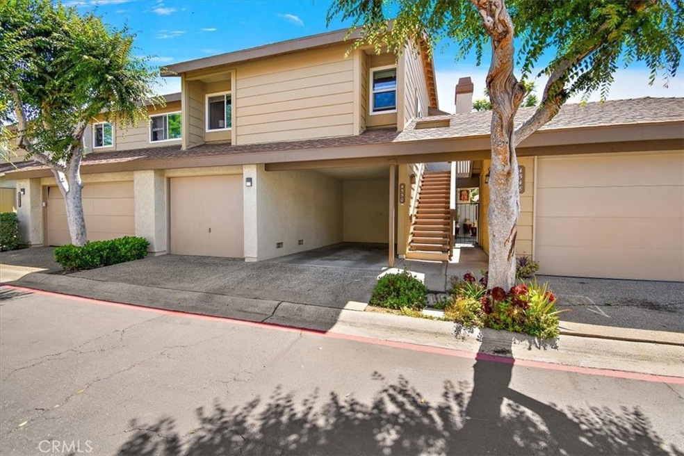 Gorgeous upper end unit. 2 bedrooms and 2 bathrooms in desirable well maintained Tannenwood gated community.