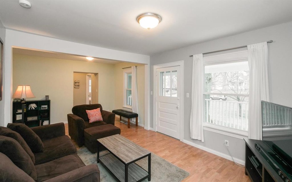 1510 30th St SE, Cedar Rapids, IA 52403 - photo 1