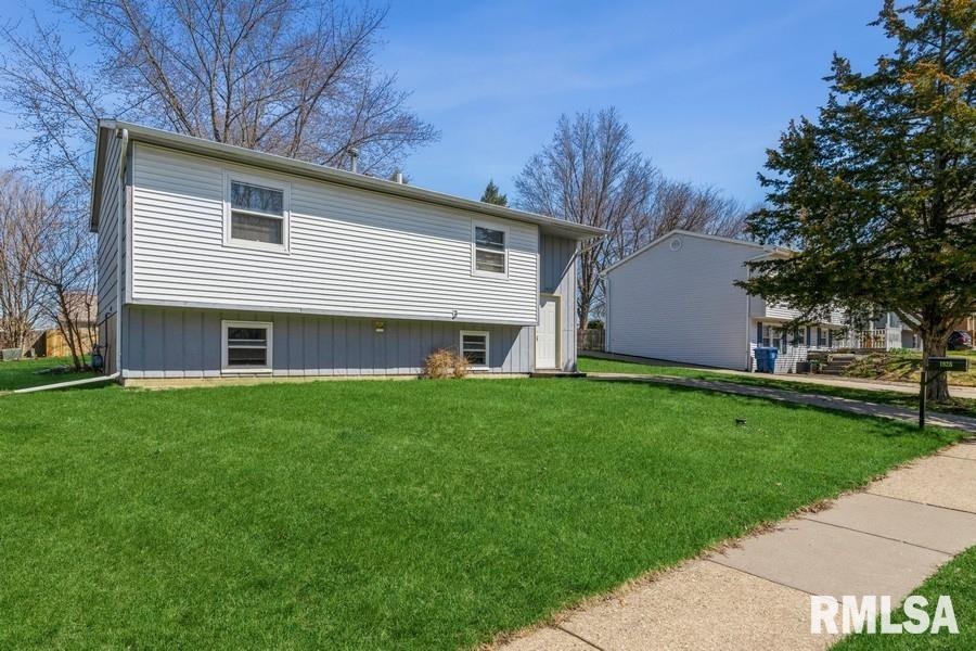 1928 W 58th St, Davenport, IA 52806 - photo 1