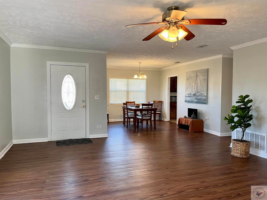 2052 N Robison Rd, Texarkana, TX 75501 - photo 1