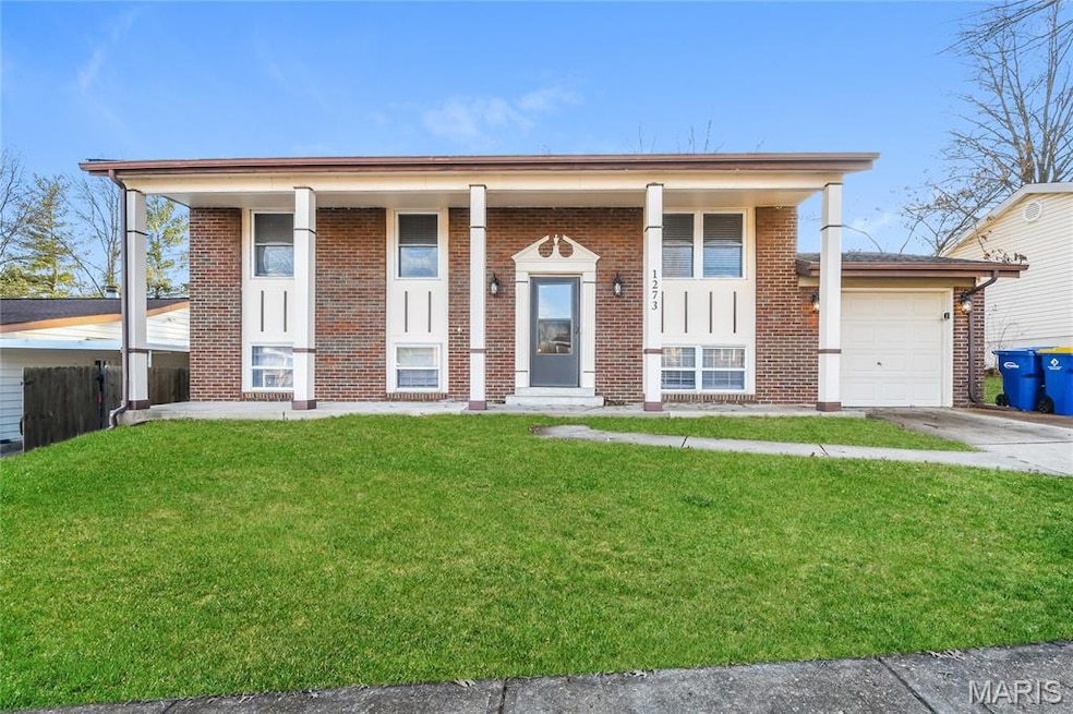 1273 Green Falls Dr, Fenton, MO 63026 - photo 1