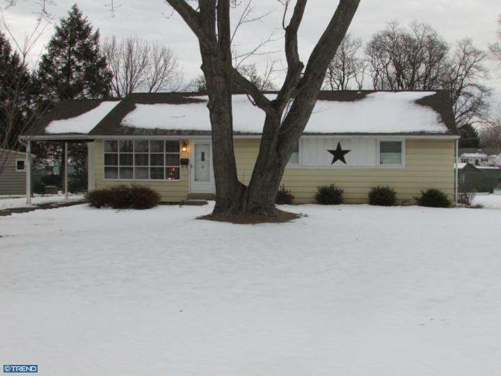 697 Mason Dr, Warminster, PA 18974 - photo 1