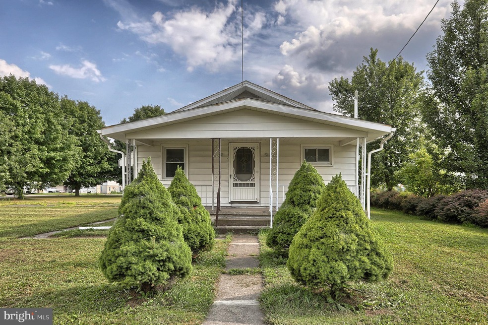 73 Mahanoy Ave, Tamaqua, PA 18252 - photo 1