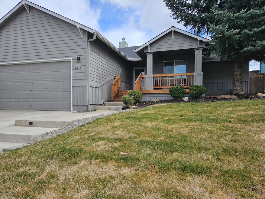 2214 SW 37th St, Redmond, OR 97756 - photo 1